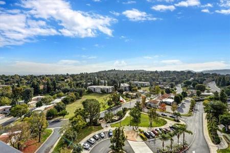 24055 Paseo Del Lago