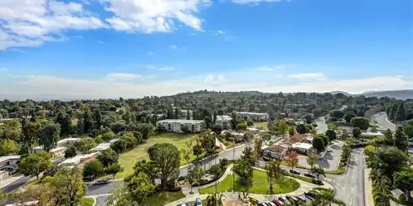 24055 Paseo Del Lago