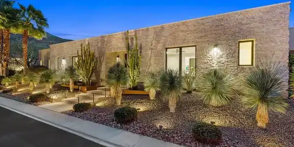 1049 Bella Vista