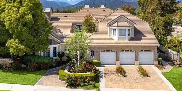 779 Coral Tree