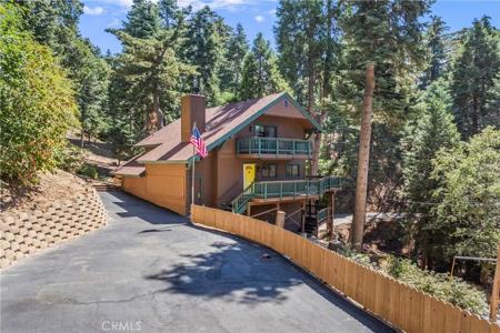 899 Blueridge Drive