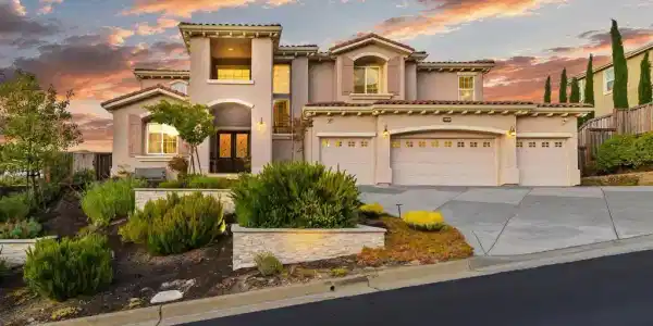 3182 Ashbourne Cir