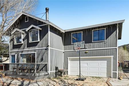 105 E Meadow Lane