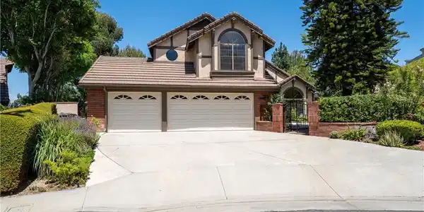 5185 E Fairfield