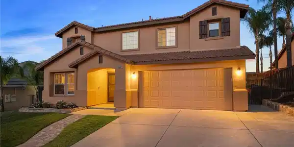 3547 Hawthorne Drive