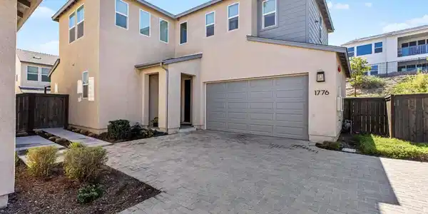 1776 Whitmore Loop