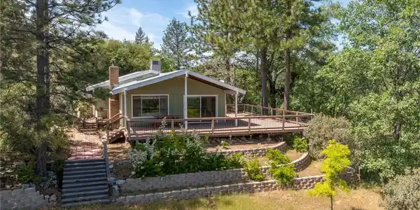 54481 Pinchot Dr.