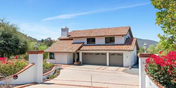 3453 Via Loma Vista