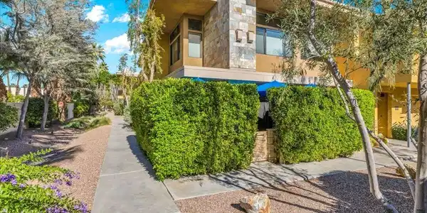 1020 E Palm Canyon Drive