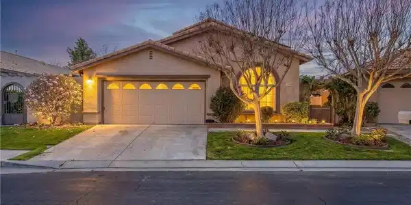 854 TWIN HILLS