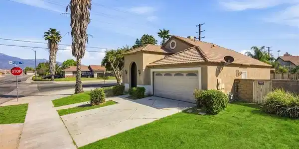 919 W Fruitvale