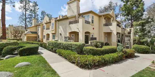 2077 Lakeridge Circle