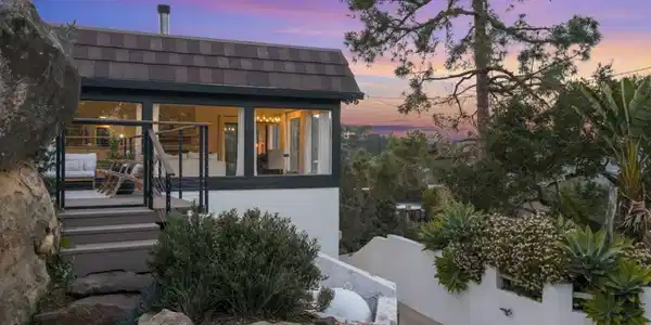 19901 Grand View Drive