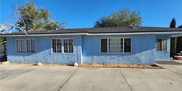 10319 E Avenue R8