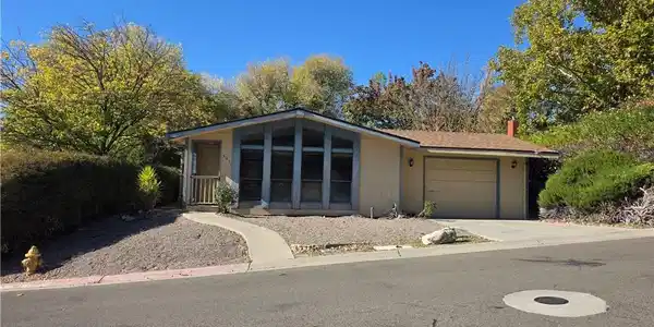 301 Oak Meadow