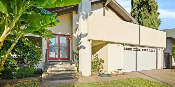 2229 Chesterton