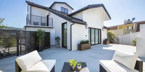 290 Lake Sherwood Drive