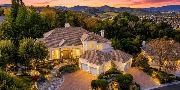 8451 Goldenrod Circle