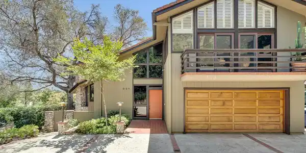 684 Orange Drive