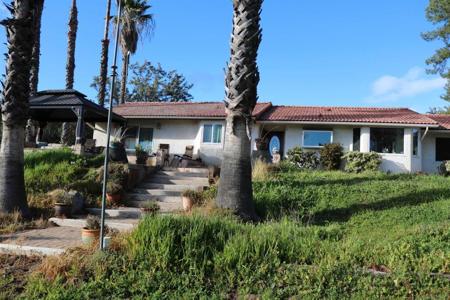38083 De Luz Rd