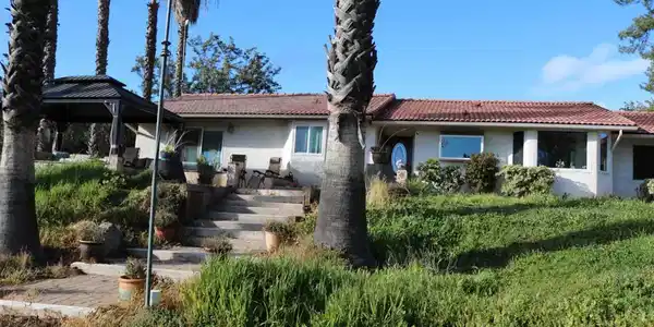 38083 De Luz Rd