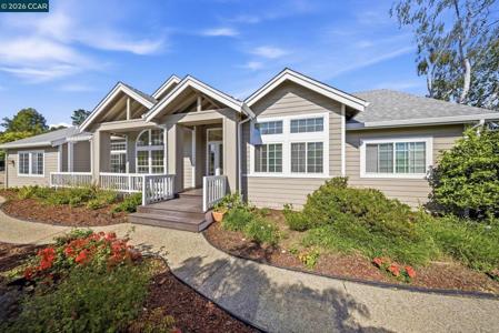 100 Sky Ranch Ln