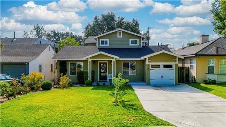 218 E Haven