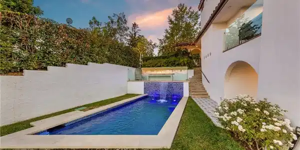 26 Corral Road