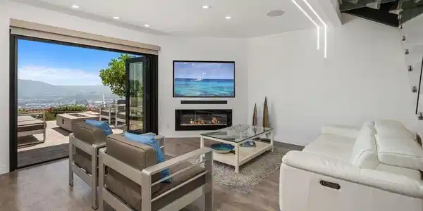1703 Camino De Villas