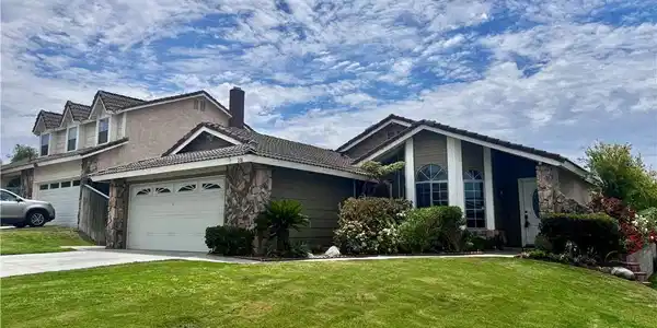 201 S Brookside Court