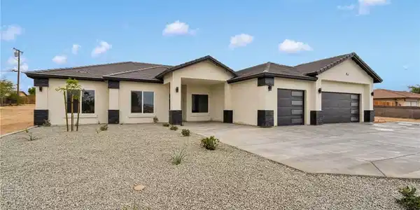 15561 Apple Valley Road
