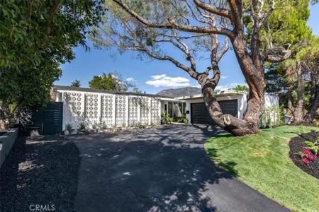 6849 Northford Drive