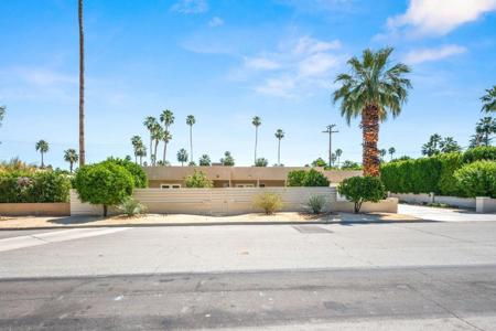 1574 S Via Soledad