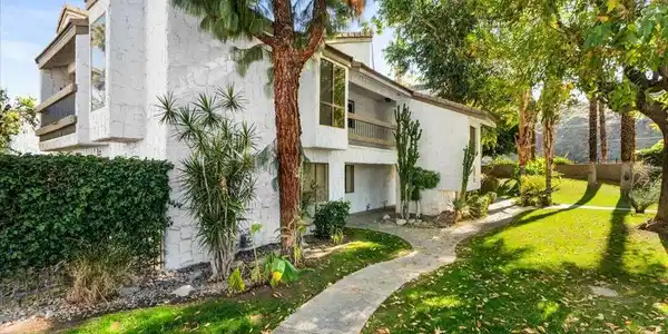 5125 E Waverly Drive