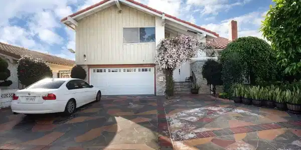 5302 Clark Circle