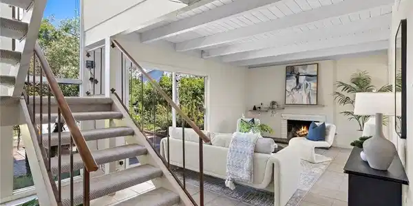 3010 Alta Laguna Boulevard