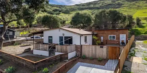 3281 Rockview Place