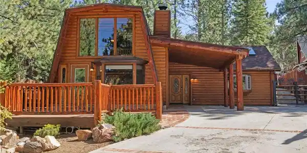 2160 Mariposa
