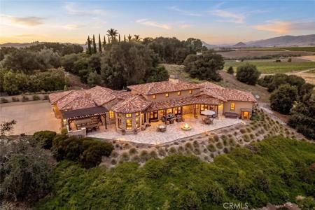 2350 Camino Edna