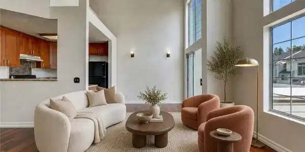 11150 Glenoaks