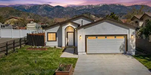 1469 E George