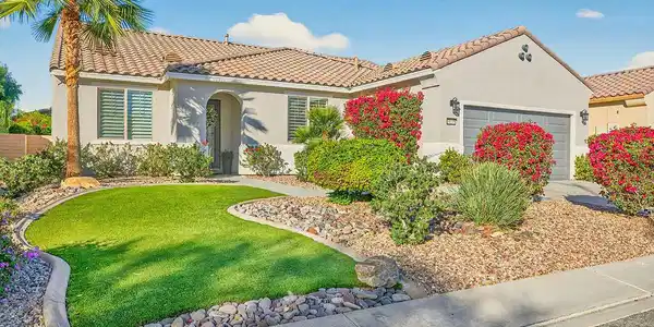 39295 Camino Manena
