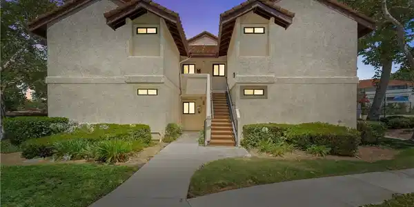 8309 Vineyard