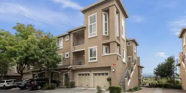 586 Marble Arch Avenue