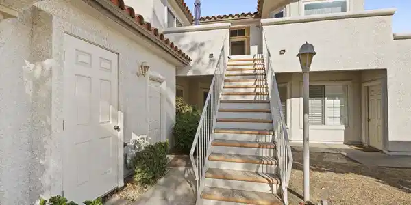 752 Vista Lago Drive N