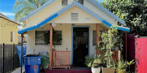 220 E Avenue 38