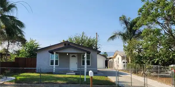 841 E H Street