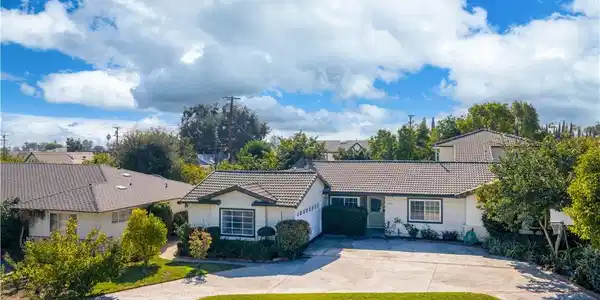 648 Sharon Rd