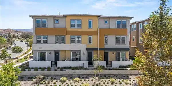 27105 Valley Oak
