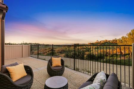 1794 Valley Oak Way